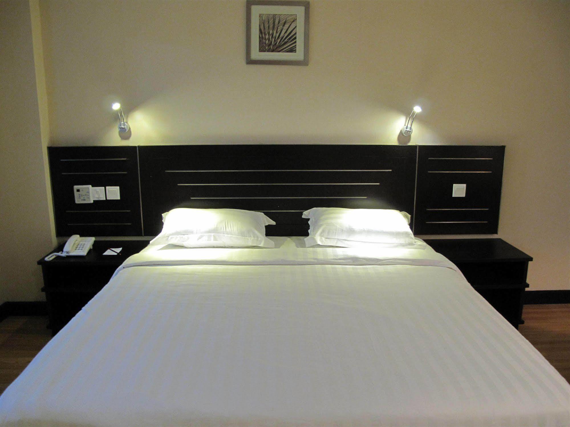 Labuk Hotel Sandakan Exterior foto